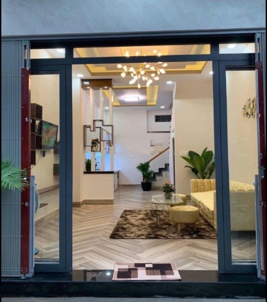 Chính chủ bán gấp nhà 2 tầng đẹp lung linh tại Đường Lý Thái Tổ, Phường 10, Quận 10, Hồ Chí Minh